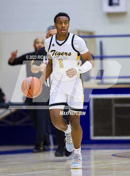 Thumbnail 1 in Edison vs. Centennial photogallery.
