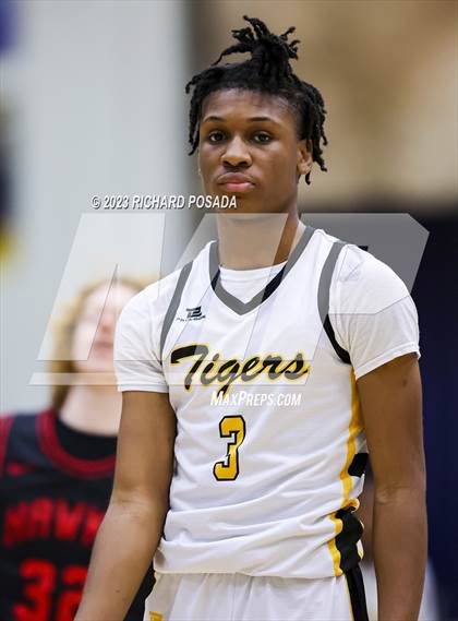 Thumbnail 2 in Edison vs. Centennial photogallery.