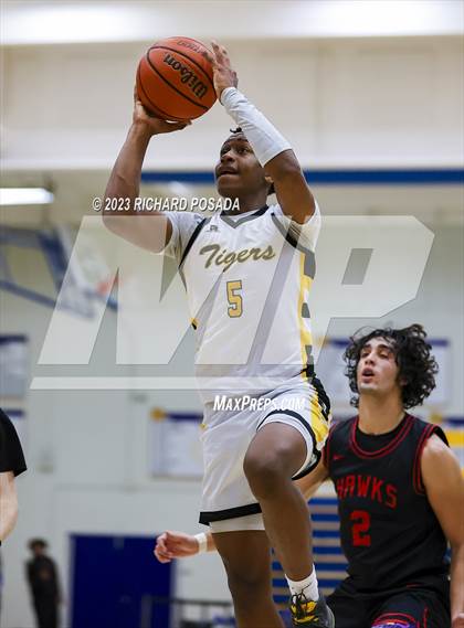 Thumbnail 1 in Edison vs. Centennial photogallery.