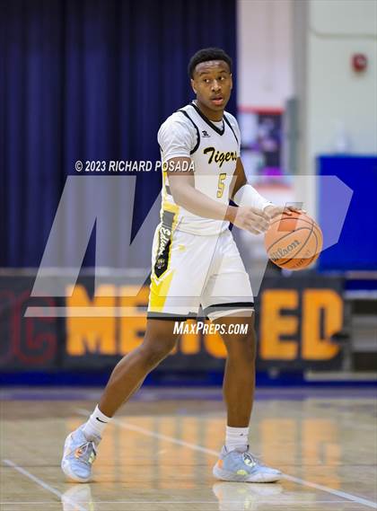 Thumbnail 3 in Edison vs. Centennial photogallery.
