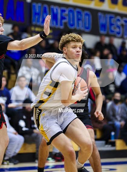 Thumbnail 2 in Edison vs. Centennial photogallery.