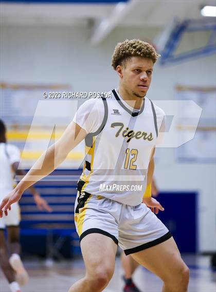 Thumbnail 2 in Edison vs. Centennial photogallery.
