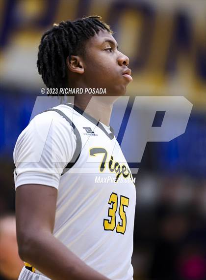 Thumbnail 3 in Edison vs. Centennial photogallery.