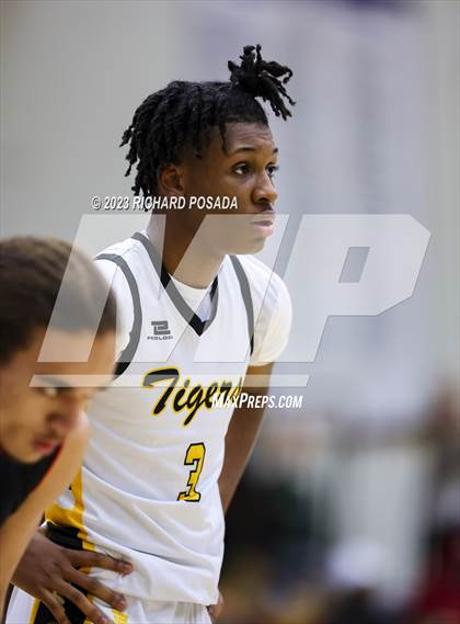 Thumbnail 2 in Edison vs. Centennial photogallery.