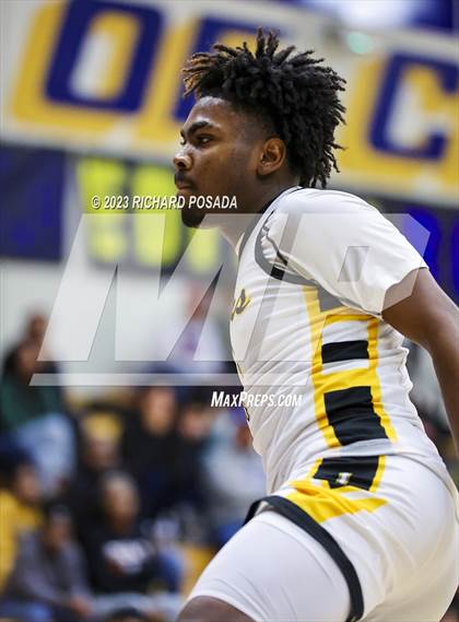 Thumbnail 2 in Edison vs. Centennial photogallery.