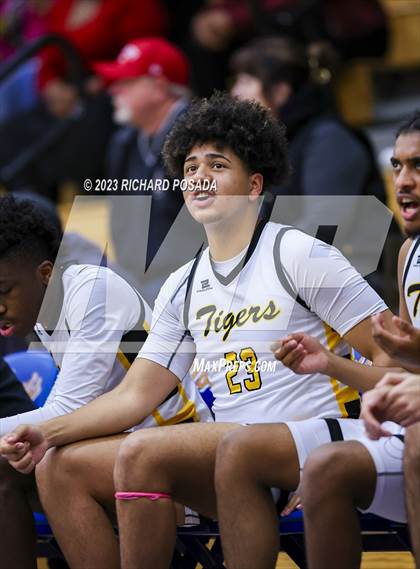 Thumbnail 2 in Edison vs. Centennial photogallery.