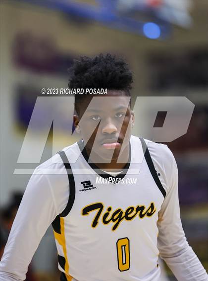 Thumbnail 3 in Edison vs. Centennial photogallery.