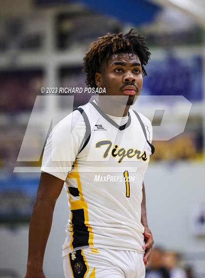 Thumbnail 1 in Edison vs. Centennial photogallery.