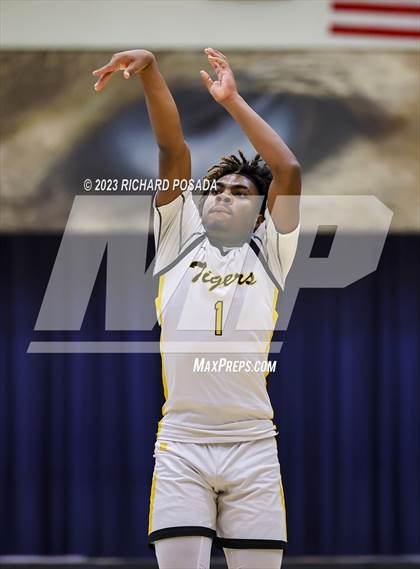 Thumbnail 1 in Edison vs. Centennial photogallery.