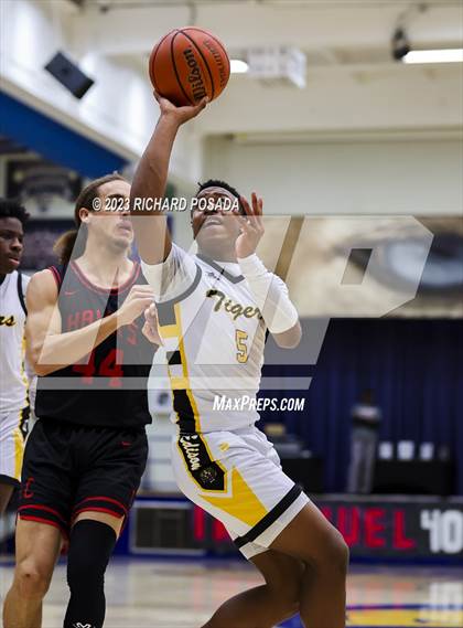 Thumbnail 3 in Edison vs. Centennial photogallery.