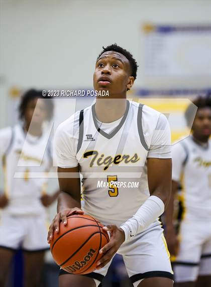 Thumbnail 3 in Edison vs. Centennial photogallery.