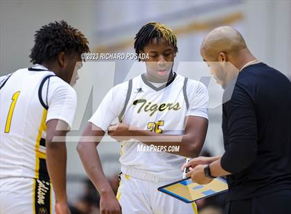 Thumbnail 2 in Edison vs. Centennial photogallery.