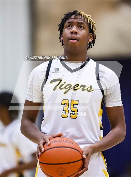 Thumbnail 3 in Edison vs. Centennial photogallery.