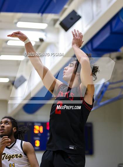 Thumbnail 1 in Edison vs. Centennial photogallery.