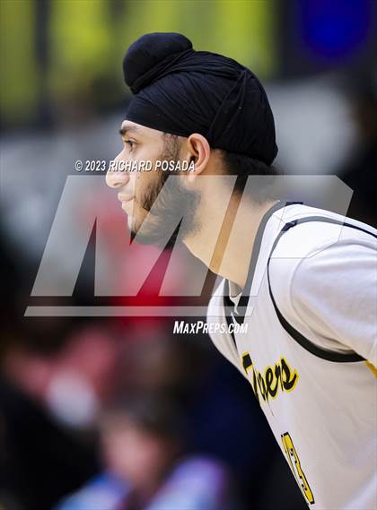 Thumbnail 3 in Edison vs. Centennial photogallery.