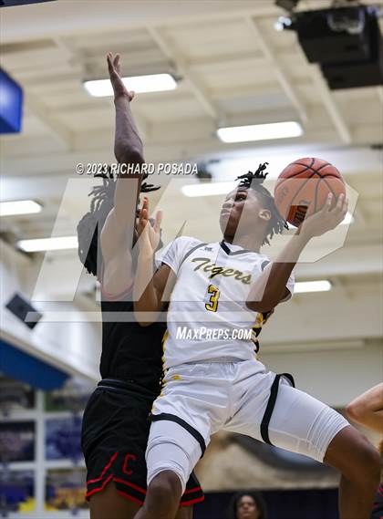 Thumbnail 2 in Edison vs. Centennial photogallery.