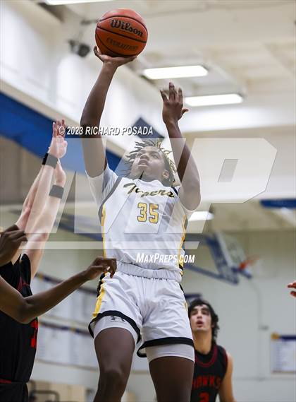 Thumbnail 3 in Edison vs. Centennial photogallery.