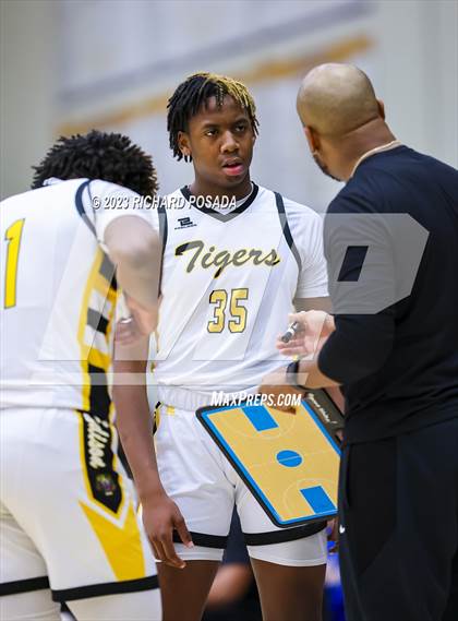 Thumbnail 1 in Edison vs. Centennial photogallery.