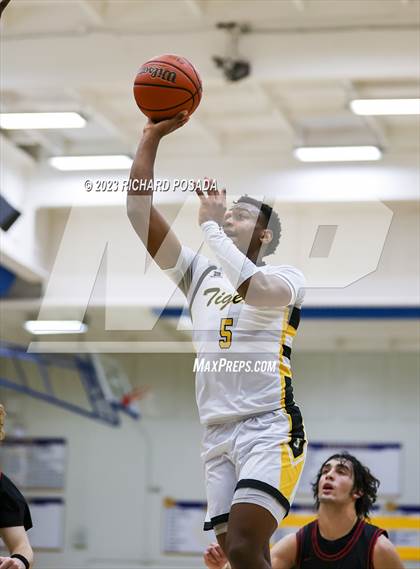 Thumbnail 2 in Edison vs. Centennial photogallery.