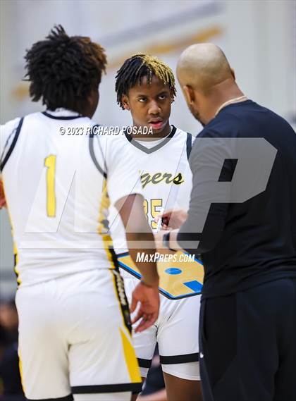 Thumbnail 3 in Edison vs. Centennial photogallery.