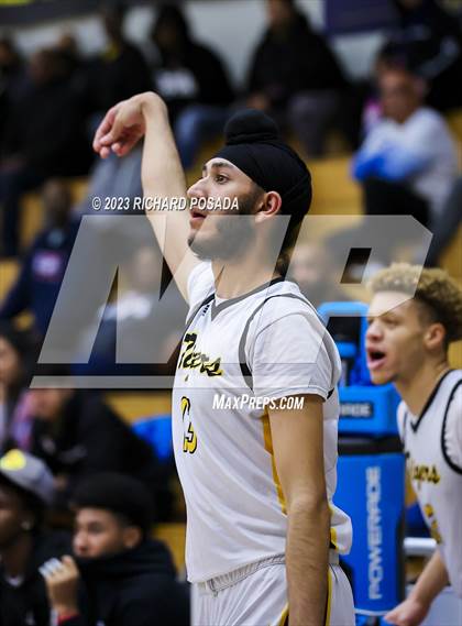 Thumbnail 2 in Edison vs. Centennial photogallery.