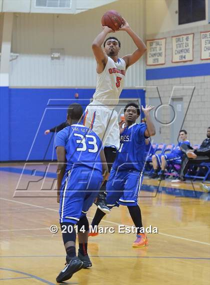 Thumbnail 2 in Osceola vs Inlet Grove 2014 Mustang Christmas Tournament photogallery.