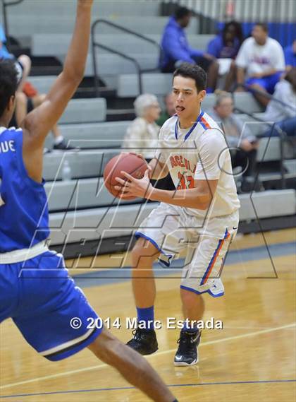 Thumbnail 2 in Osceola vs Inlet Grove 2014 Mustang Christmas Tournament photogallery.