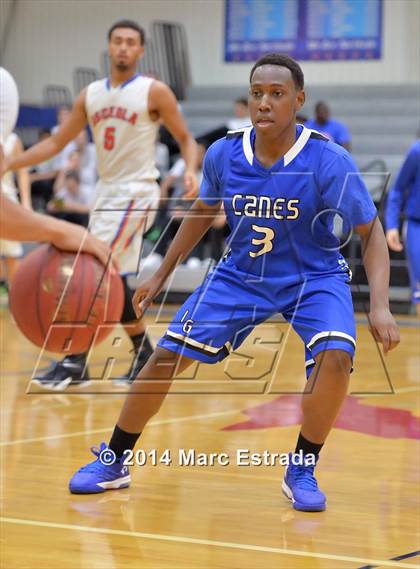 Thumbnail 2 in Osceola vs Inlet Grove 2014 Mustang Christmas Tournament photogallery.