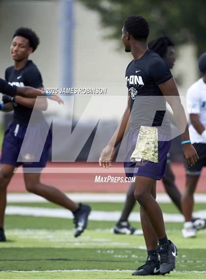 Thumbnail 2 in Columbia High vs Andrew Jackson (Jaguars Prep Nike 11-On 7v7) photogallery.