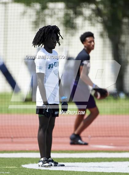 Thumbnail 1 in Columbia High vs Andrew Jackson (Jaguars Prep Nike 11-On 7v7) photogallery.