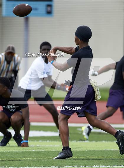 Thumbnail 3 in Columbia High vs Andrew Jackson (Jaguars Prep Nike 11-On 7v7) photogallery.