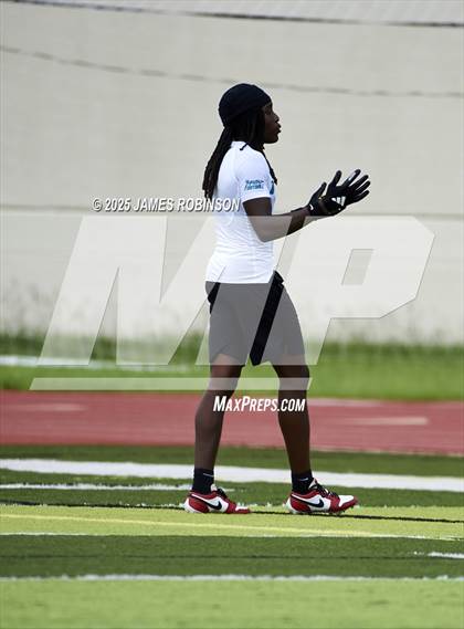 Thumbnail 1 in Columbia High vs Andrew Jackson (Jaguars Prep Nike 11-On 7v7) photogallery.