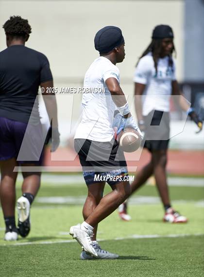 Thumbnail 2 in Columbia High vs Andrew Jackson (Jaguars Prep Nike 11-On 7v7) photogallery.