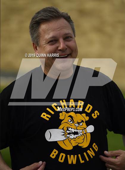 Thumbnail 1 in Shepard v Richards (IHSA 4A Regional Final) photogallery.