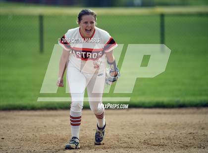 Thumbnail 2 in Shepard v Richards (IHSA 4A Regional Final) photogallery.