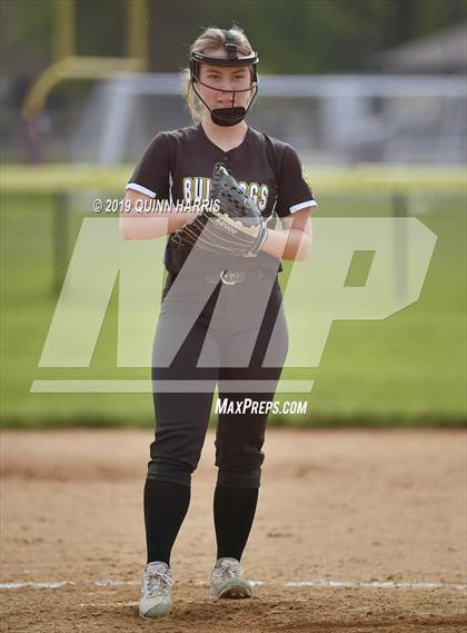 Thumbnail 1 in Shepard v Richards (IHSA 4A Regional Final) photogallery.