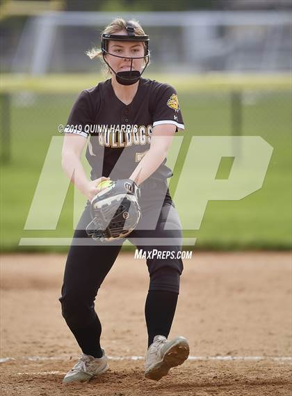 Thumbnail 3 in Shepard v Richards (IHSA 4A Regional Final) photogallery.