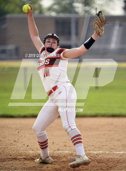 Thumbnail 3 in Shepard v Richards (IHSA 4A Regional Final) photogallery.
