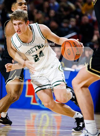 Thumbnail 3 in Lincoln Southeast vs. Gretna (NSAA Class A Quarterfinal) photogallery.