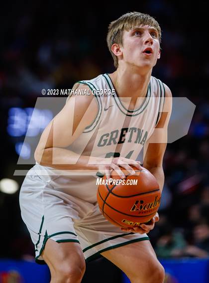 Thumbnail 1 in Lincoln Southeast vs. Gretna (NSAA Class A Quarterfinal) photogallery.