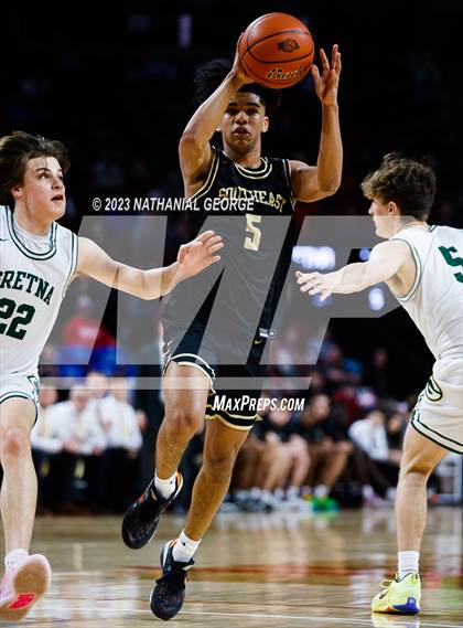 Thumbnail 1 in Lincoln Southeast vs. Gretna (NSAA Class A Quarterfinal) photogallery.