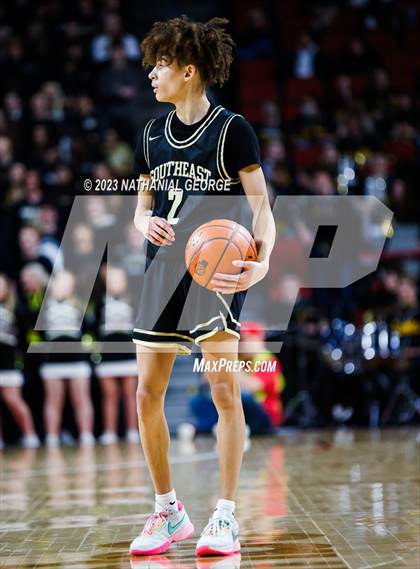Thumbnail 2 in Lincoln Southeast vs. Gretna (NSAA Class A Quarterfinal) photogallery.