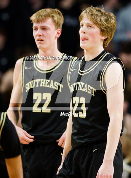 Thumbnail 1 in Lincoln Southeast vs. Gretna (NSAA Class A Quarterfinal) photogallery.