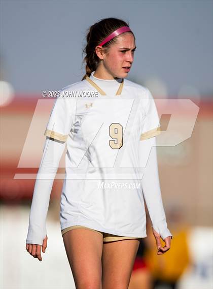 Thumbnail 2 in Amarillo vs. Coronado photogallery.