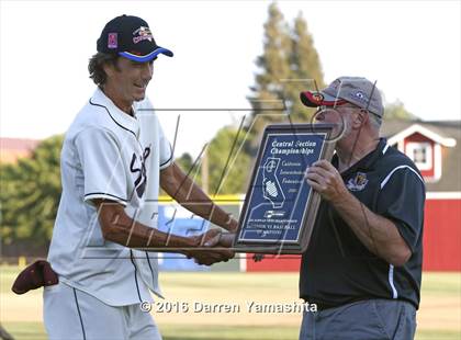 Thumbnail 3 in Kern Valley vs. Sierra (CIF CS D6 Final) photogallery.