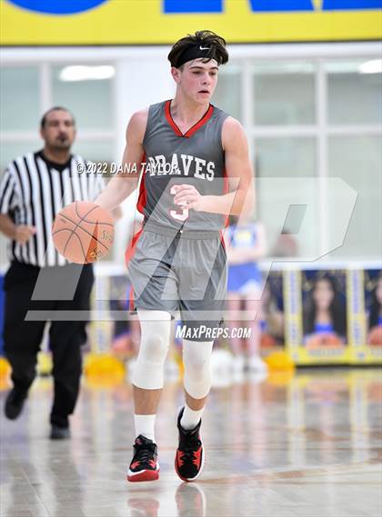 Thumbnail 3 in Huckabay vs. Three Way photogallery.