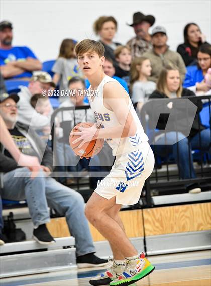 Thumbnail 2 in Huckabay vs. Three Way photogallery.
