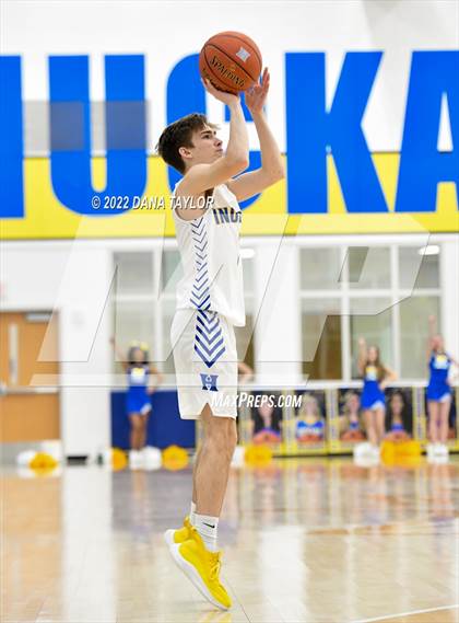 Thumbnail 2 in Huckabay vs. Three Way photogallery.