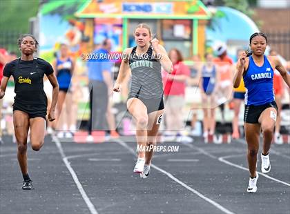 Thumbnail 2 in IHSAA Regional 3 (100 Meter) photogallery.