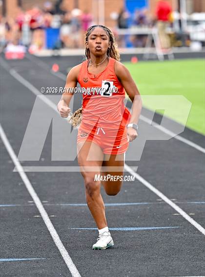 Thumbnail 2 in IHSAA Regional 3 (100 Meter) photogallery.
